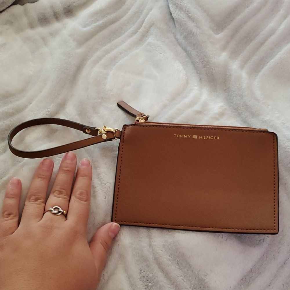 TOMMY HILFIGER WRISTLET - Picture 9 of 10